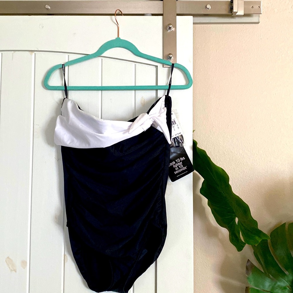Strapless Miracle suit black white bow detail NWT never worn size 16